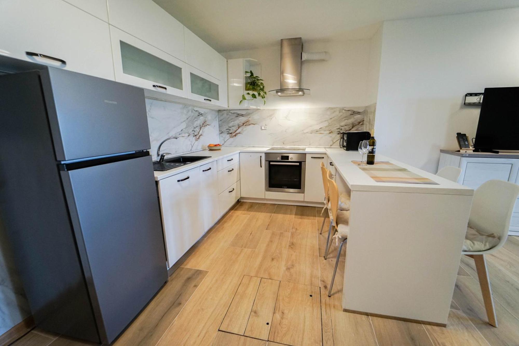 Apartment Moon Pobegi Exterior photo